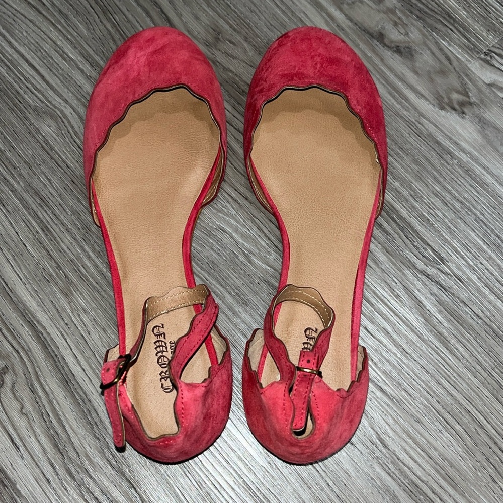 Crown Vintage Red Scalloped Ankle Strap Flats GUC Size 8